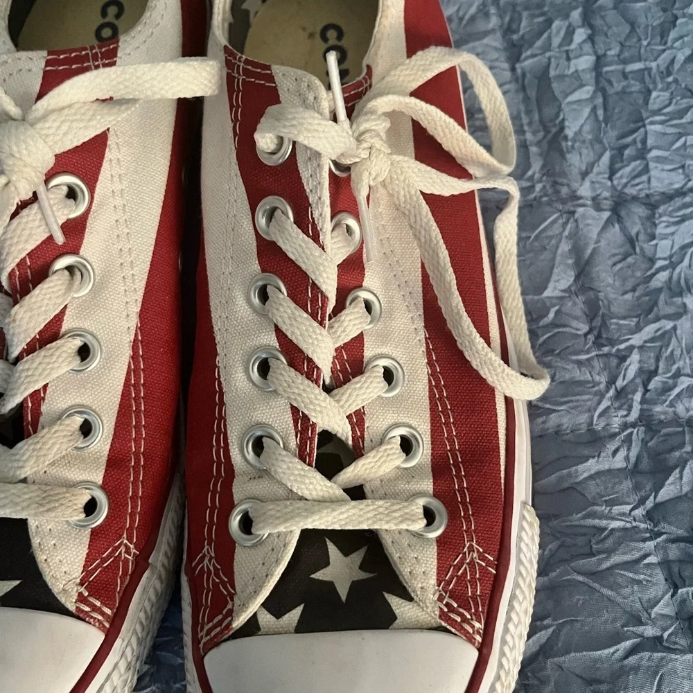Converse All Star Chuck Taylor Red and White Star Sneakers Women’s 8 Men’s 6